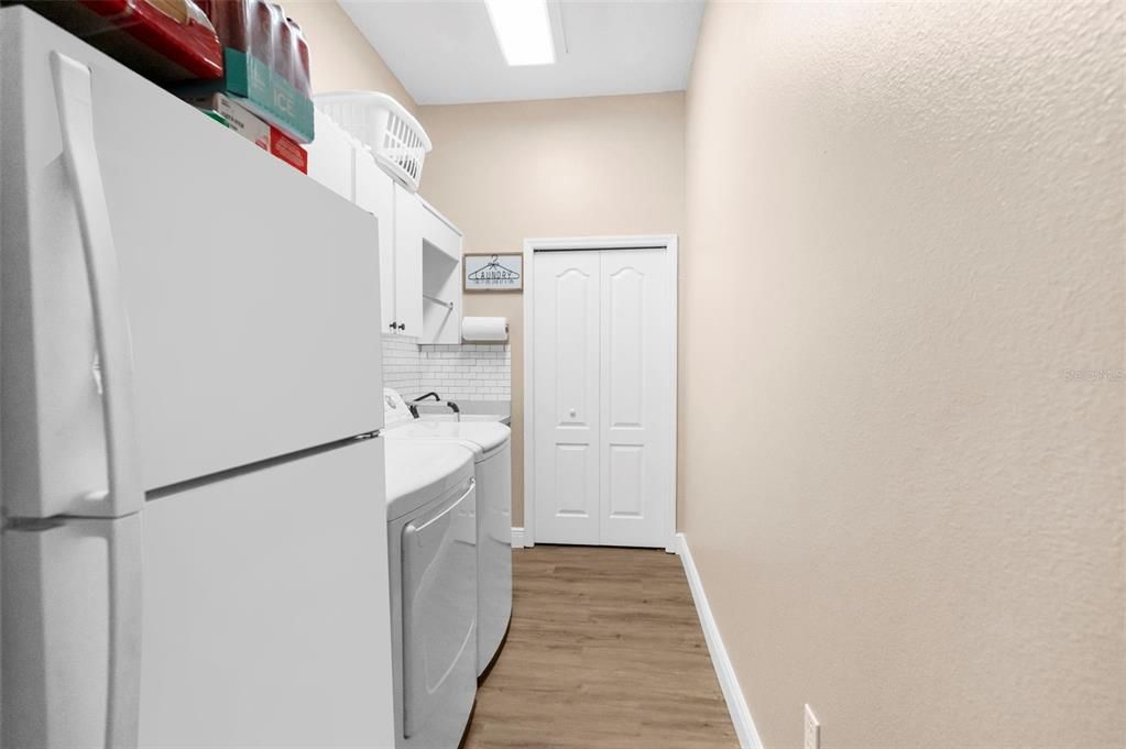 Activo con contrato: $430,000 (3 camas, 2 baños, 2260 Pies cuadrados)