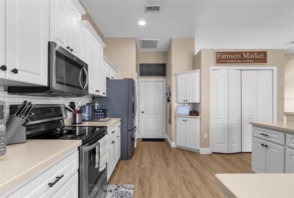 Activo con contrato: $430,000 (3 camas, 2 baños, 2260 Pies cuadrados)