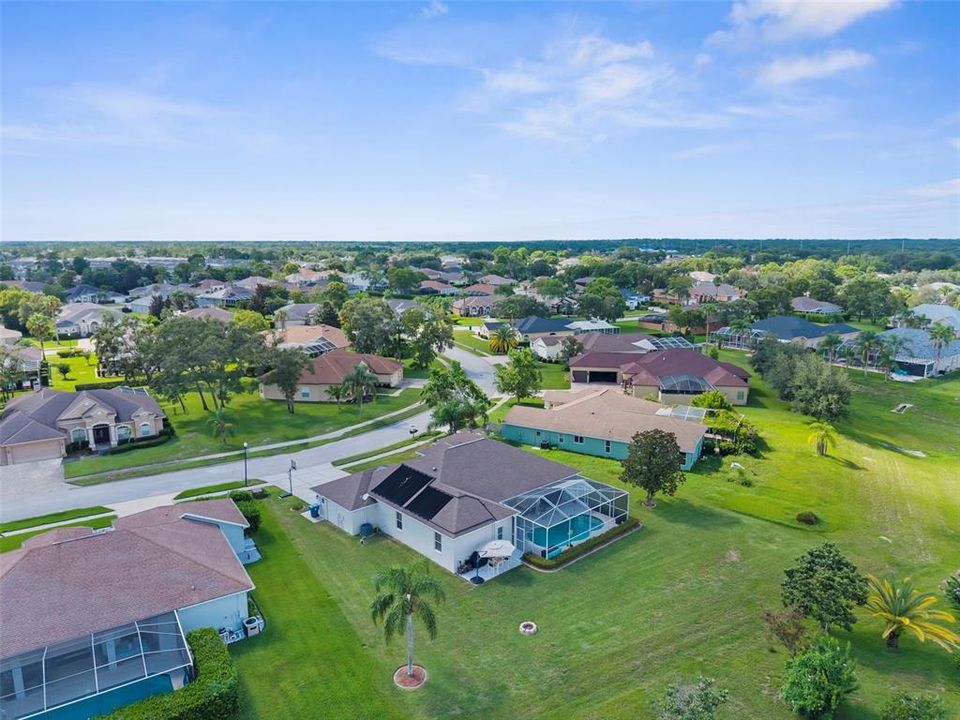 Activo con contrato: $430,000 (3 camas, 2 baños, 2260 Pies cuadrados)