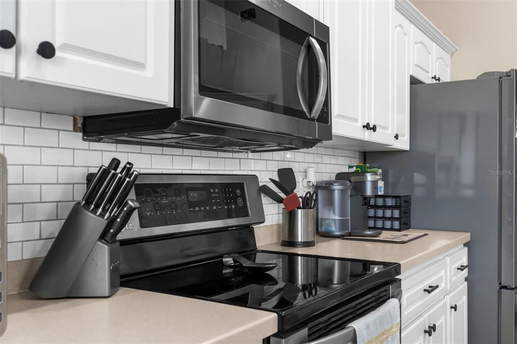 Activo con contrato: $430,000 (3 camas, 2 baños, 2260 Pies cuadrados)