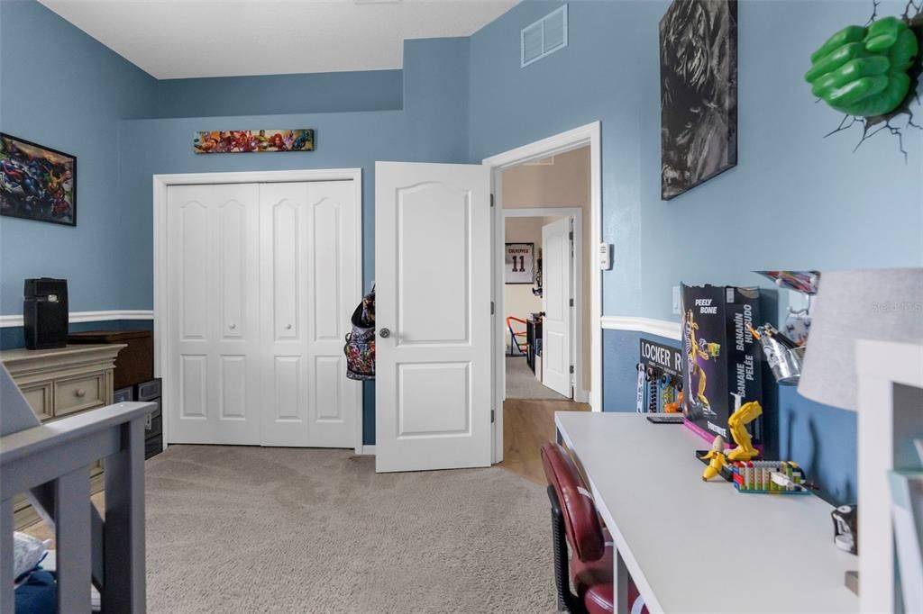 Activo con contrato: $430,000 (3 camas, 2 baños, 2260 Pies cuadrados)