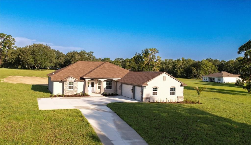 For Sale: $549,900 (3 beds, 2 baths, 2067 Square Feet)