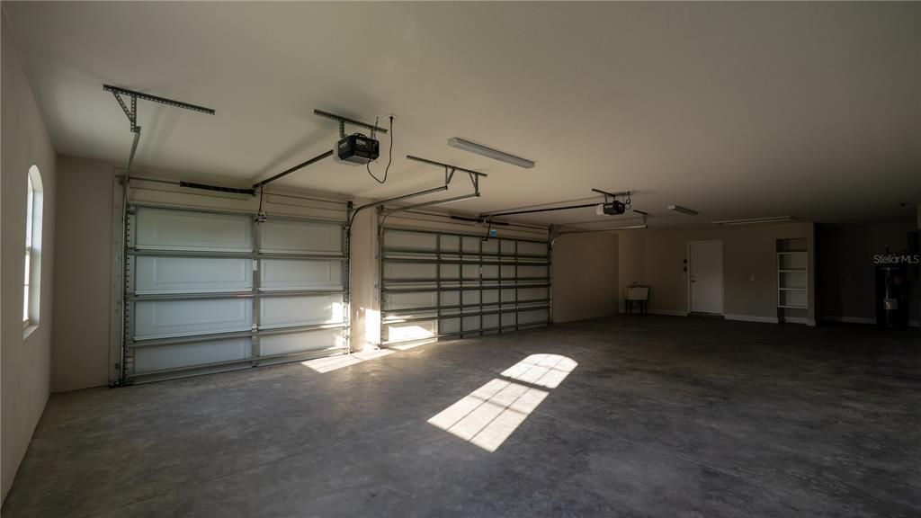 For Sale: $549,900 (3 beds, 2 baths, 2067 Square Feet)