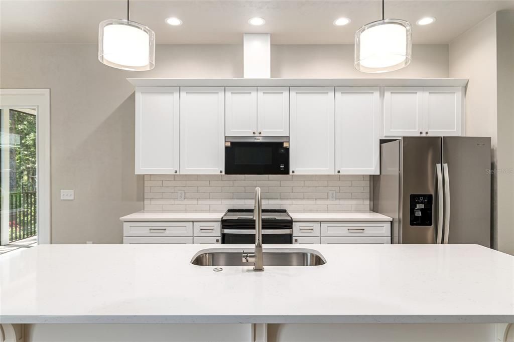 待售: $470,000 (3 贝兹, 2 浴室, 2200 平方英尺)