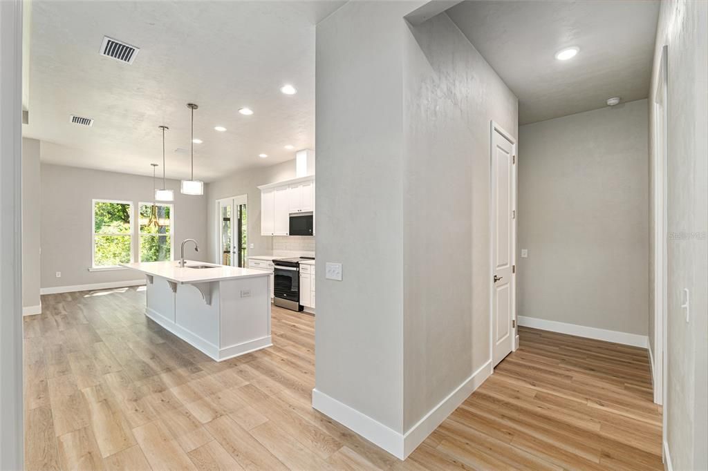 待售: $470,000 (3 贝兹, 2 浴室, 2200 平方英尺)