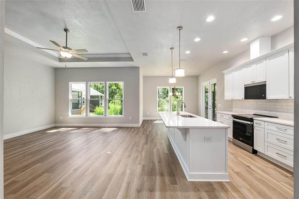 待售: $470,000 (3 贝兹, 2 浴室, 2200 平方英尺)