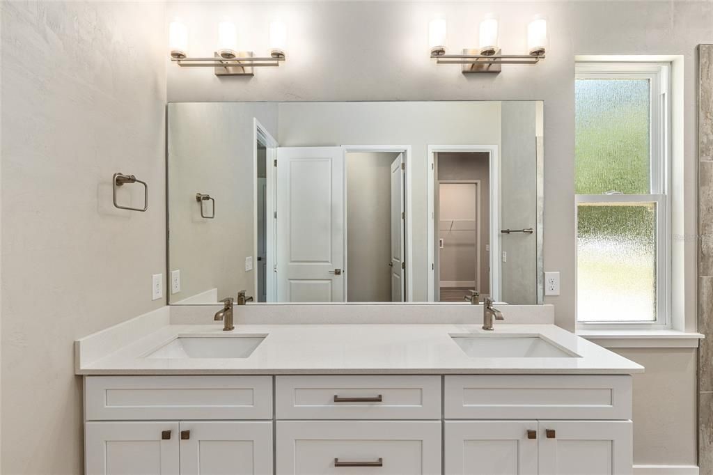 待售: $470,000 (3 贝兹, 2 浴室, 2200 平方英尺)