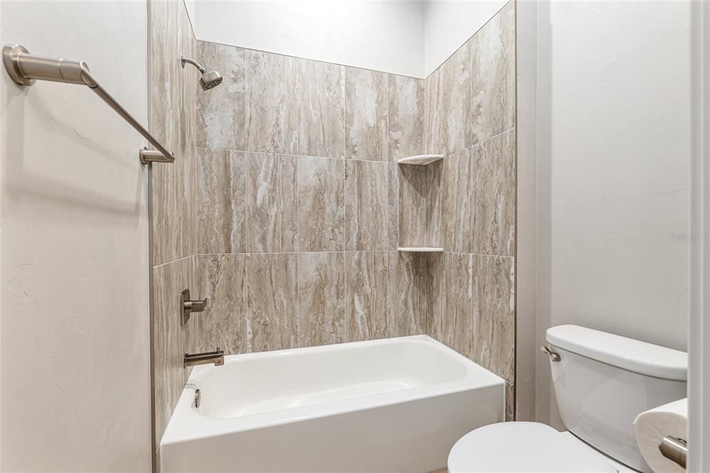 待售: $470,000 (3 贝兹, 2 浴室, 2200 平方英尺)