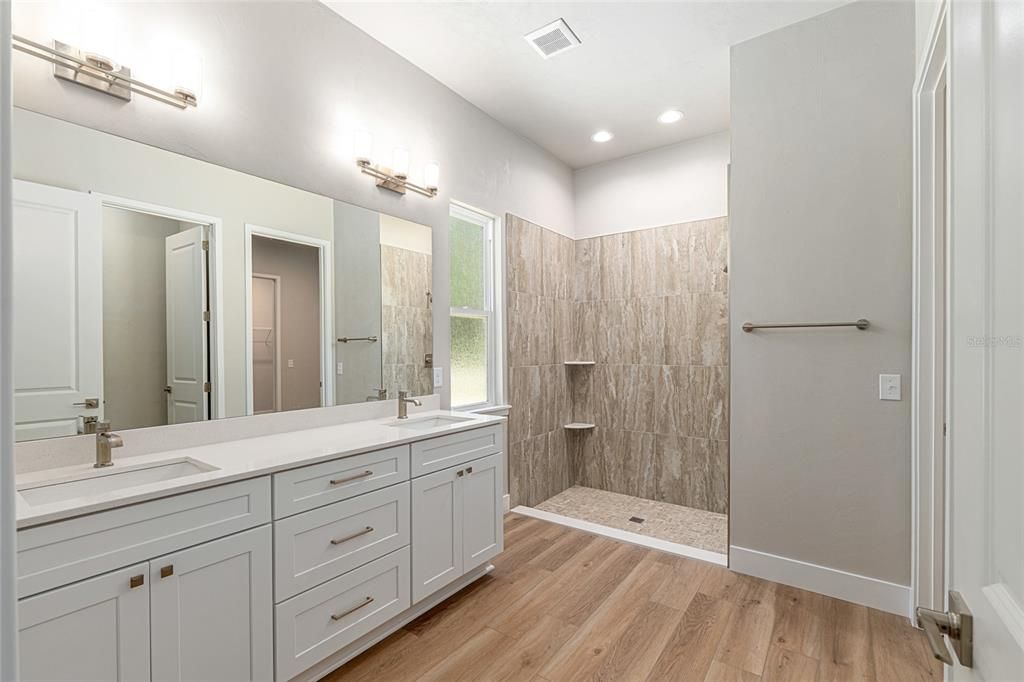 待售: $470,000 (3 贝兹, 2 浴室, 2200 平方英尺)