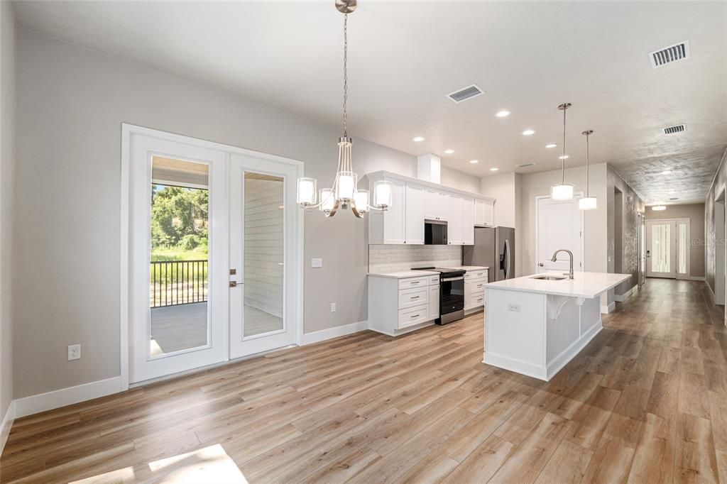 待售: $470,000 (3 贝兹, 2 浴室, 2200 平方英尺)