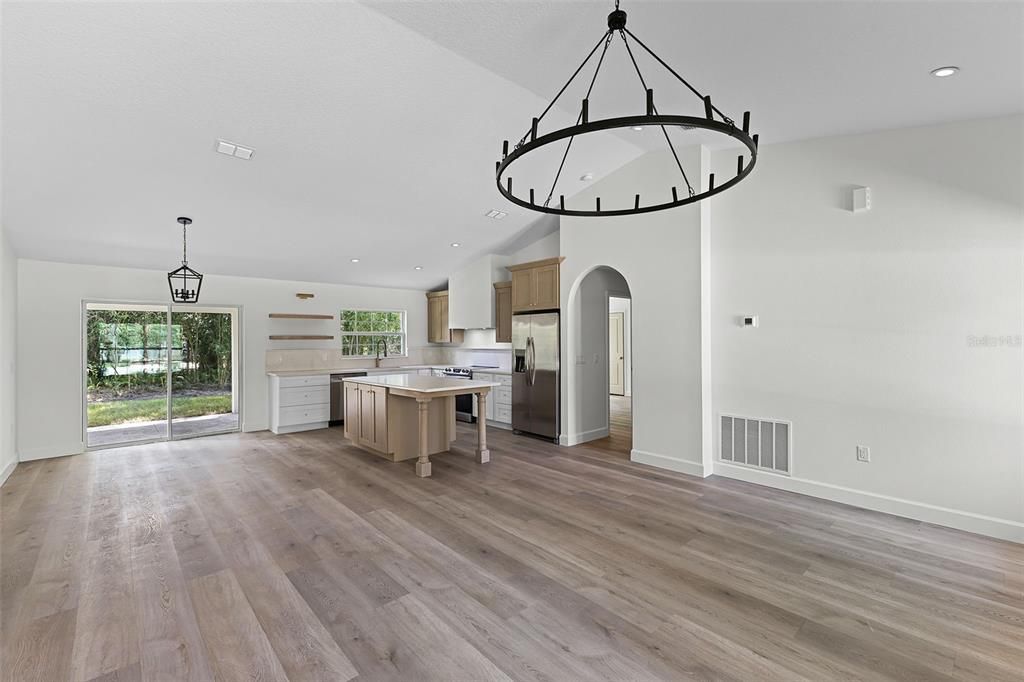 For Rent: $2,995 (3 beds, 2 baths, 1650 Square Feet)