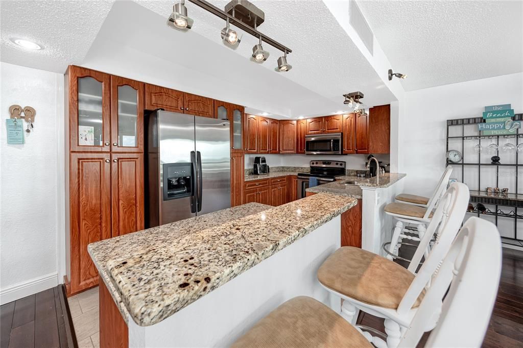 Activo con contrato: $2,950 (2 camas, 2 baños, 1240 Pies cuadrados)