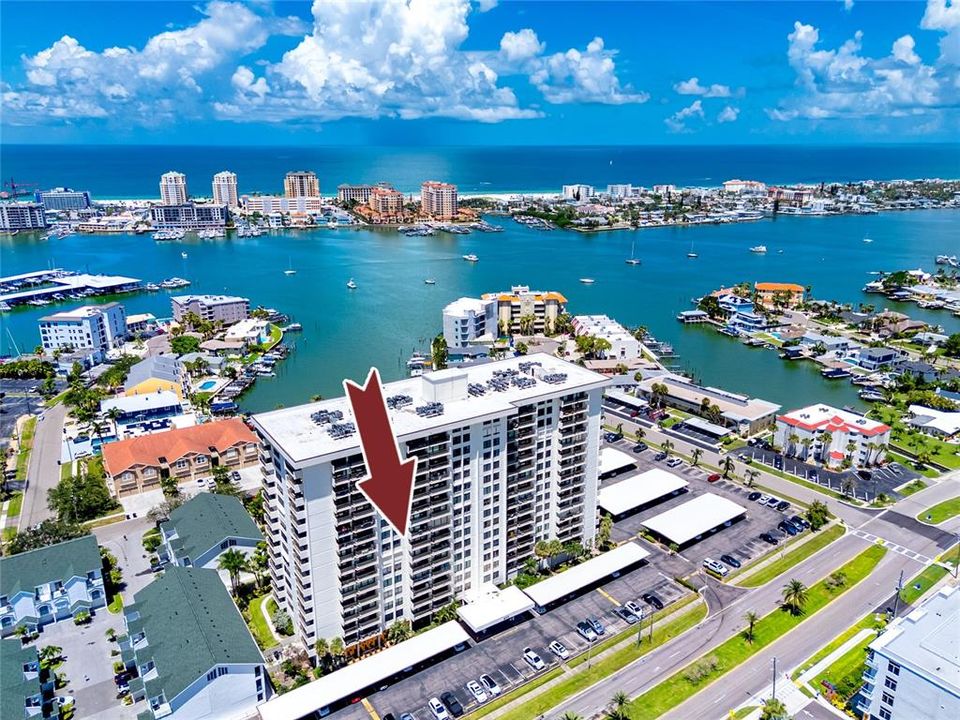 Activo con contrato: $2,950 (2 camas, 2 baños, 1240 Pies cuadrados)