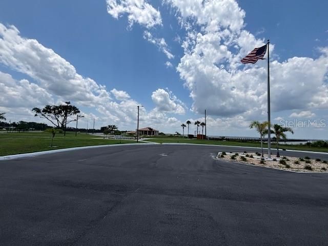 待售: $12,500 (0.50 acres)