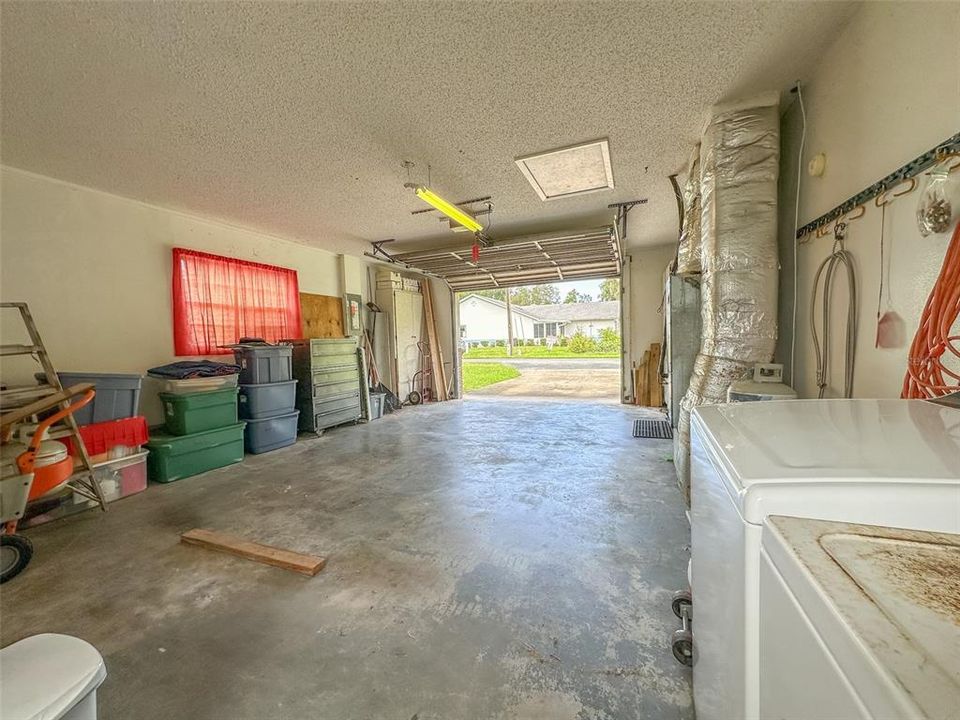 Active With Contract: $310,000 (2 beds, 2 baths, 1106 Square Feet)