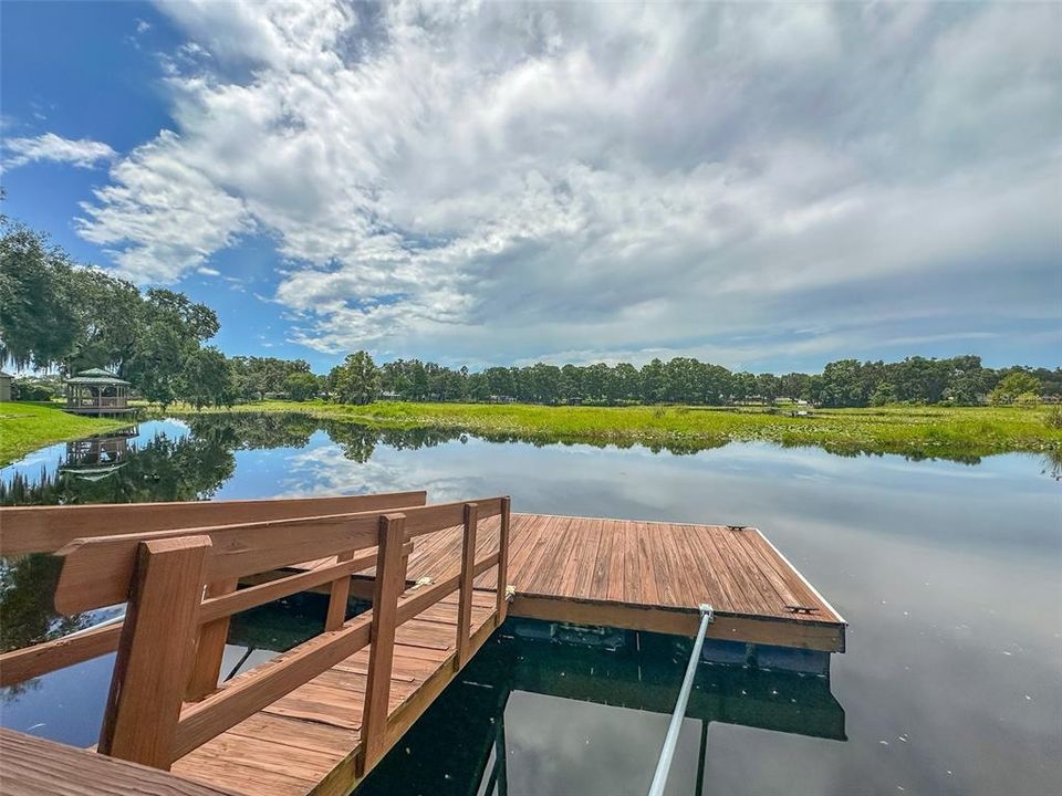 Active With Contract: $310,000 (2 beds, 2 baths, 1106 Square Feet)