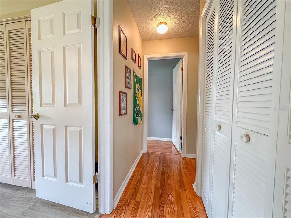 Active With Contract: $310,000 (2 beds, 2 baths, 1106 Square Feet)