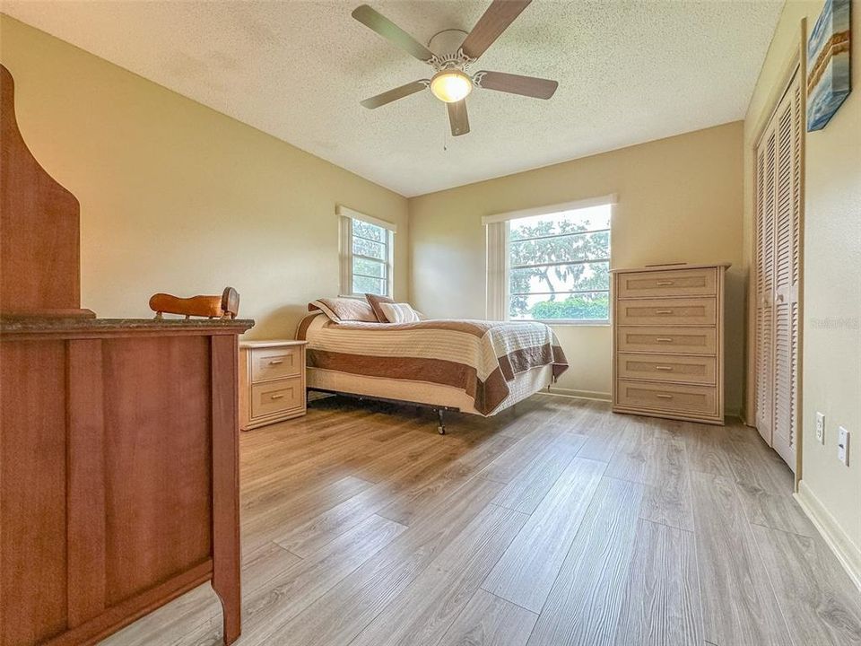 Active With Contract: $310,000 (2 beds, 2 baths, 1106 Square Feet)