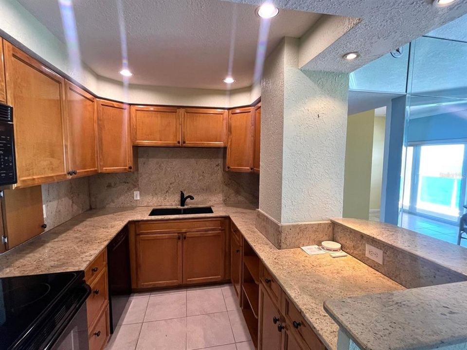 En Venta: $395,000 (1 camas, 1 baños, 707 Pies cuadrados)