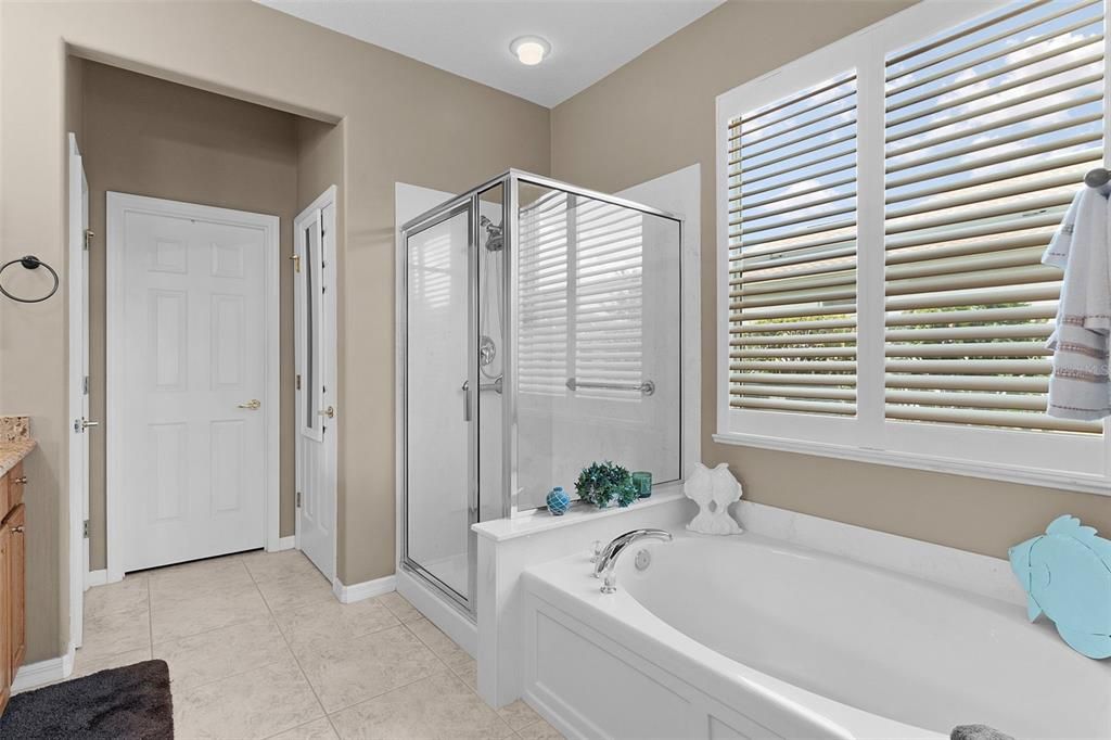 合同活跃: $499,000 (3 贝兹, 2 浴室, 2270 平方英尺)