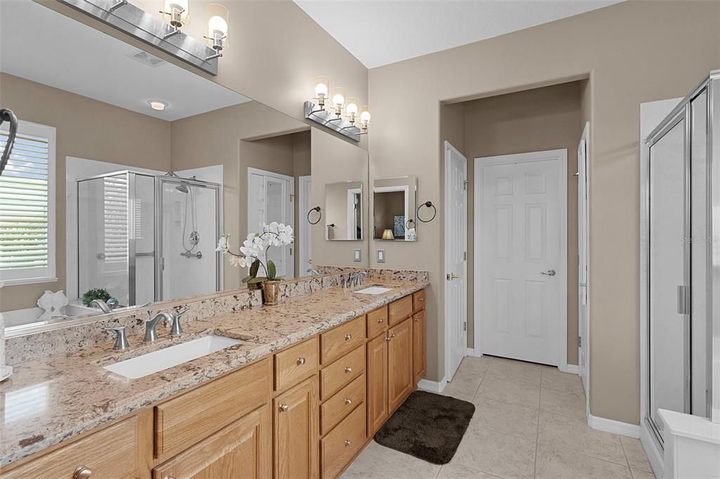 合同活跃: $499,000 (3 贝兹, 2 浴室, 2270 平方英尺)