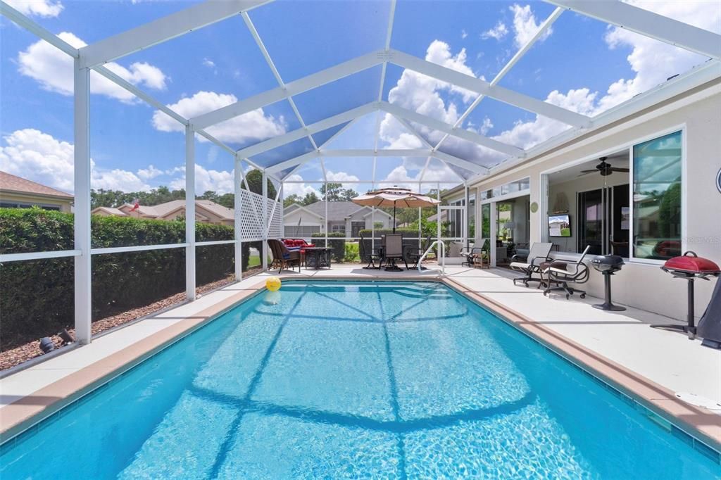 合同活跃: $499,000 (3 贝兹, 2 浴室, 2270 平方英尺)