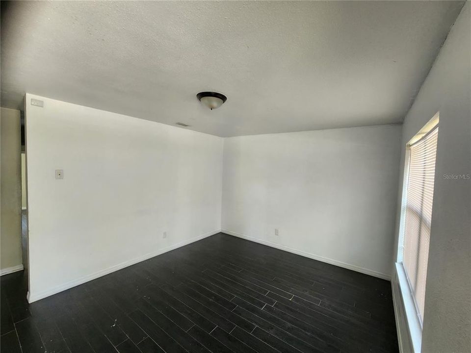 Active With Contract: $220,000 (5 beds, 2 baths, 1596 Square Feet)