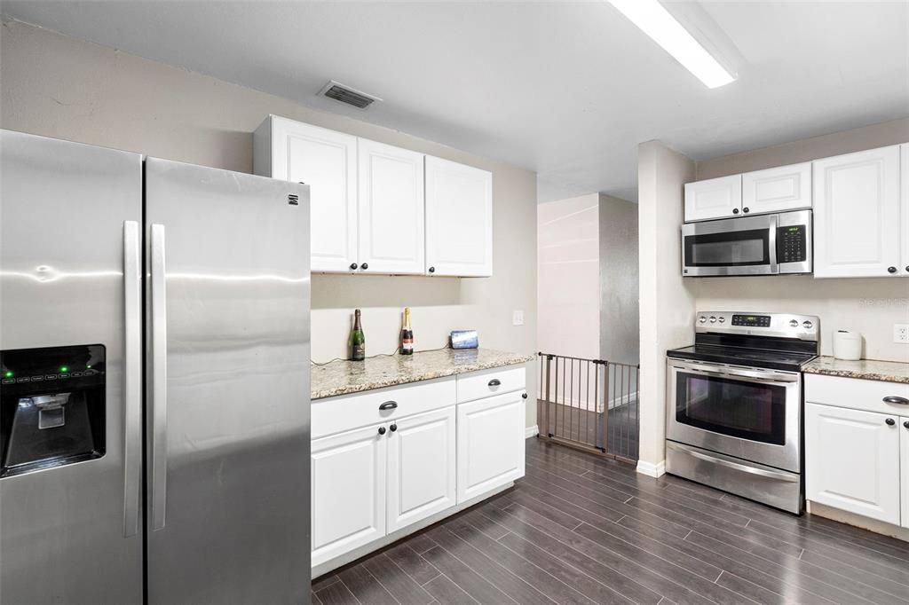 Active With Contract: $220,000 (5 beds, 2 baths, 1596 Square Feet)