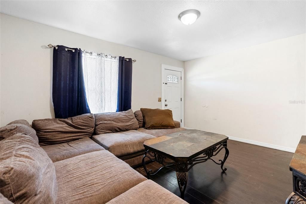 Active With Contract: $220,000 (5 beds, 2 baths, 1596 Square Feet)