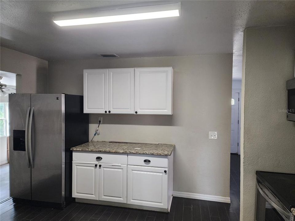 Active With Contract: $220,000 (5 beds, 2 baths, 1596 Square Feet)