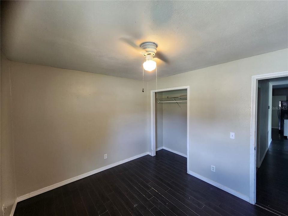 Active With Contract: $220,000 (5 beds, 2 baths, 1596 Square Feet)