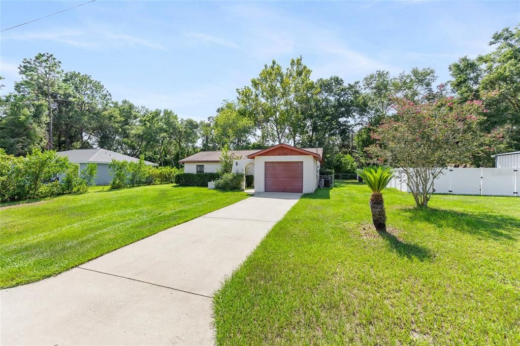 合同活跃: $189,900 (2 贝兹, 2 浴室, 1238 平方英尺)