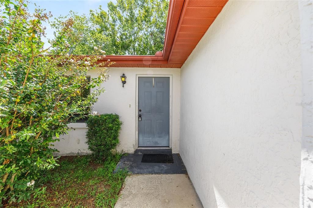 合同活跃: $189,900 (2 贝兹, 2 浴室, 1238 平方英尺)