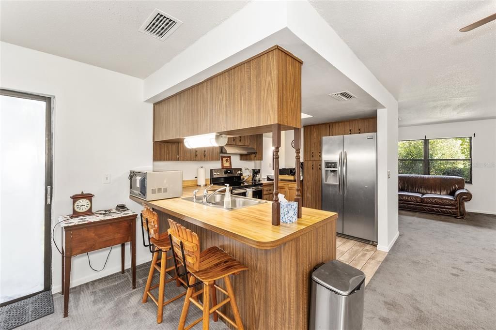 合同活跃: $189,900 (2 贝兹, 2 浴室, 1238 平方英尺)