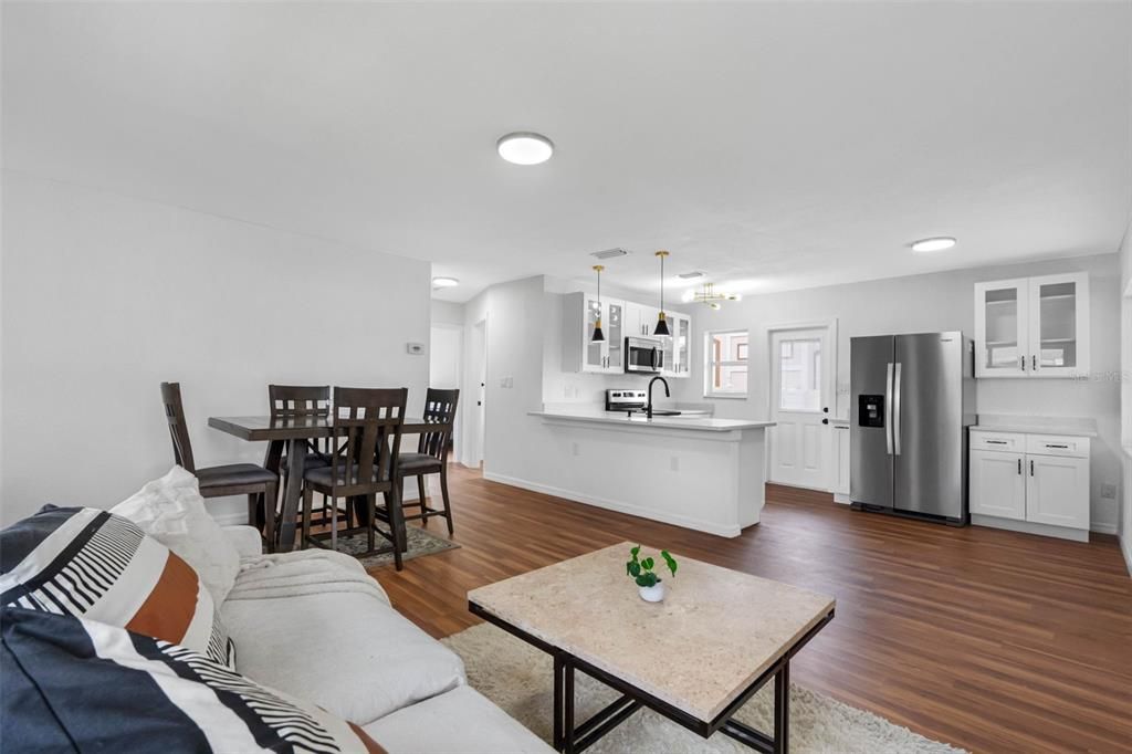 待售: $539,900 (3 贝兹, 2 浴室, 1400 平方英尺)