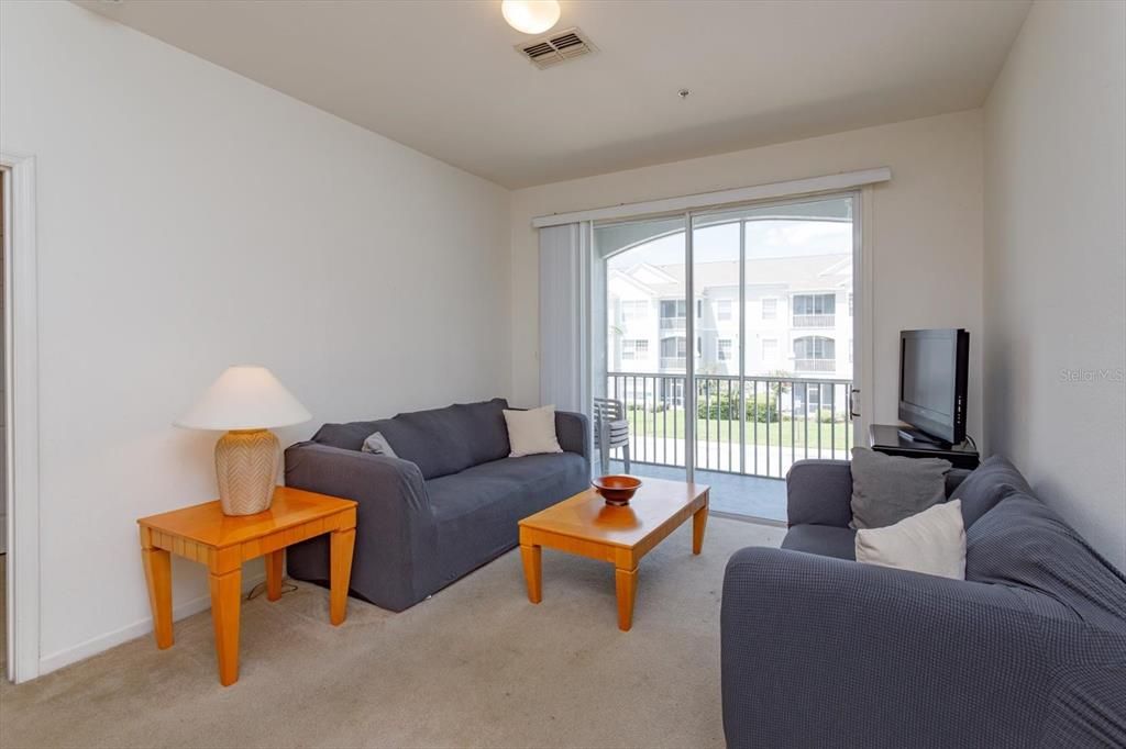 Activo con contrato: $209,900 (3 camas, 2 baños, 1268 Pies cuadrados)