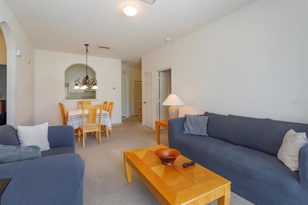 Activo con contrato: $209,900 (3 camas, 2 baños, 1268 Pies cuadrados)