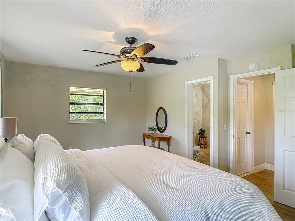 En Venta: $480,000 (4 camas, 2 baños, 1640 Pies cuadrados)