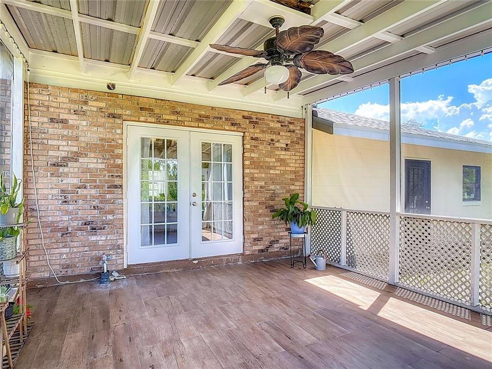 En Venta: $480,000 (4 camas, 2 baños, 1640 Pies cuadrados)