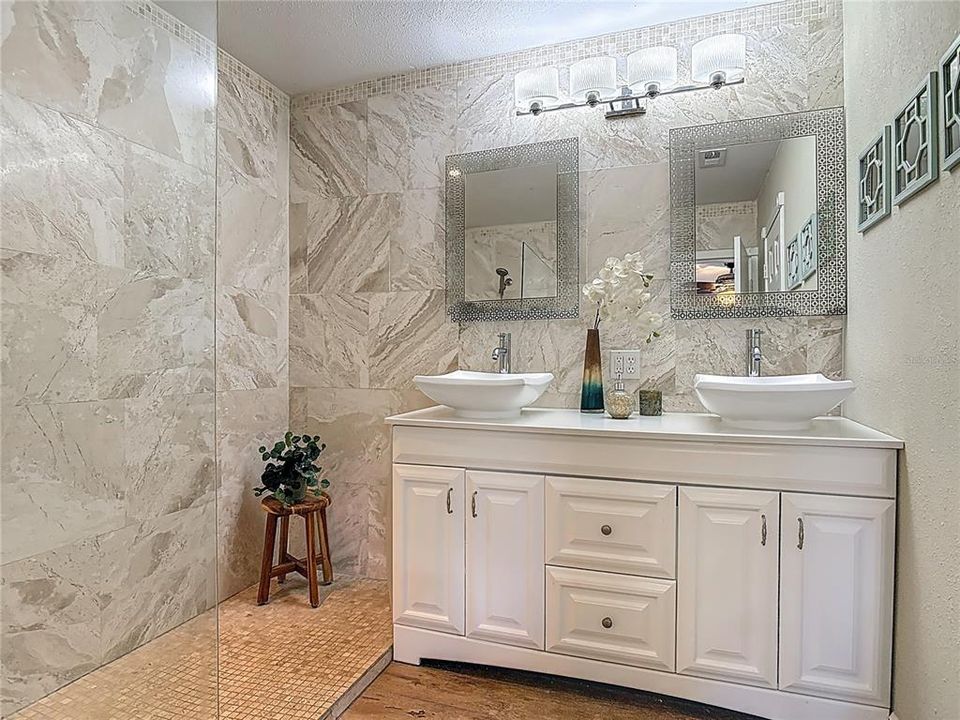 En Venta: $480,000 (4 camas, 2 baños, 1640 Pies cuadrados)