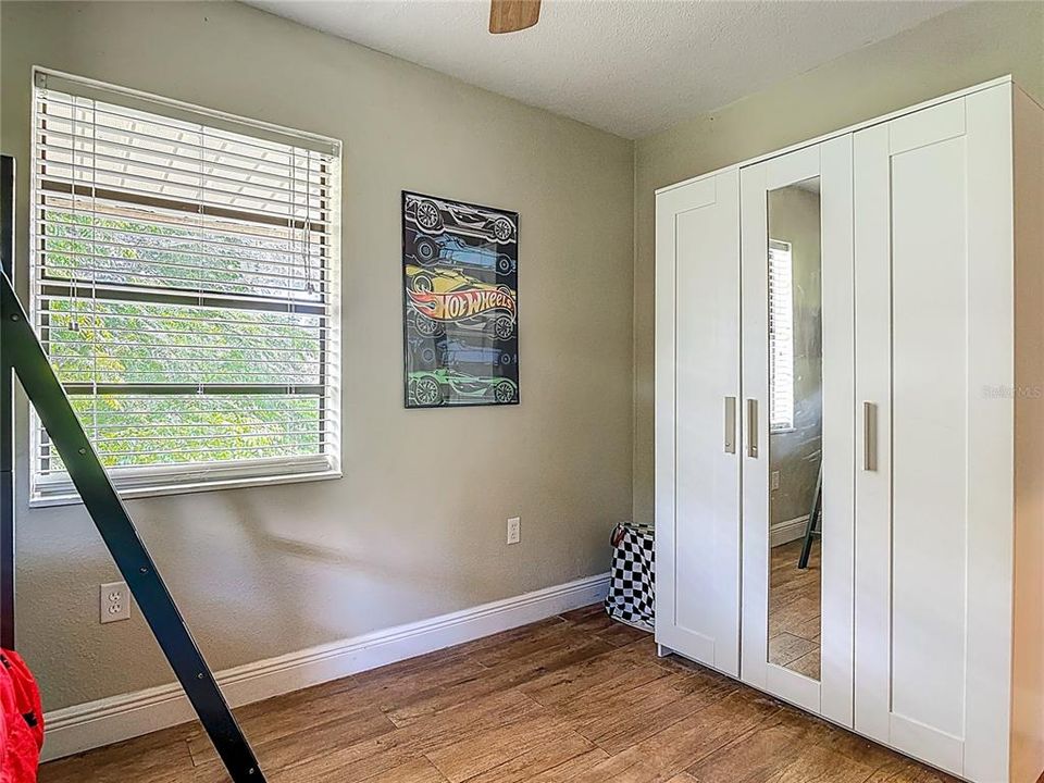 En Venta: $480,000 (4 camas, 2 baños, 1640 Pies cuadrados)