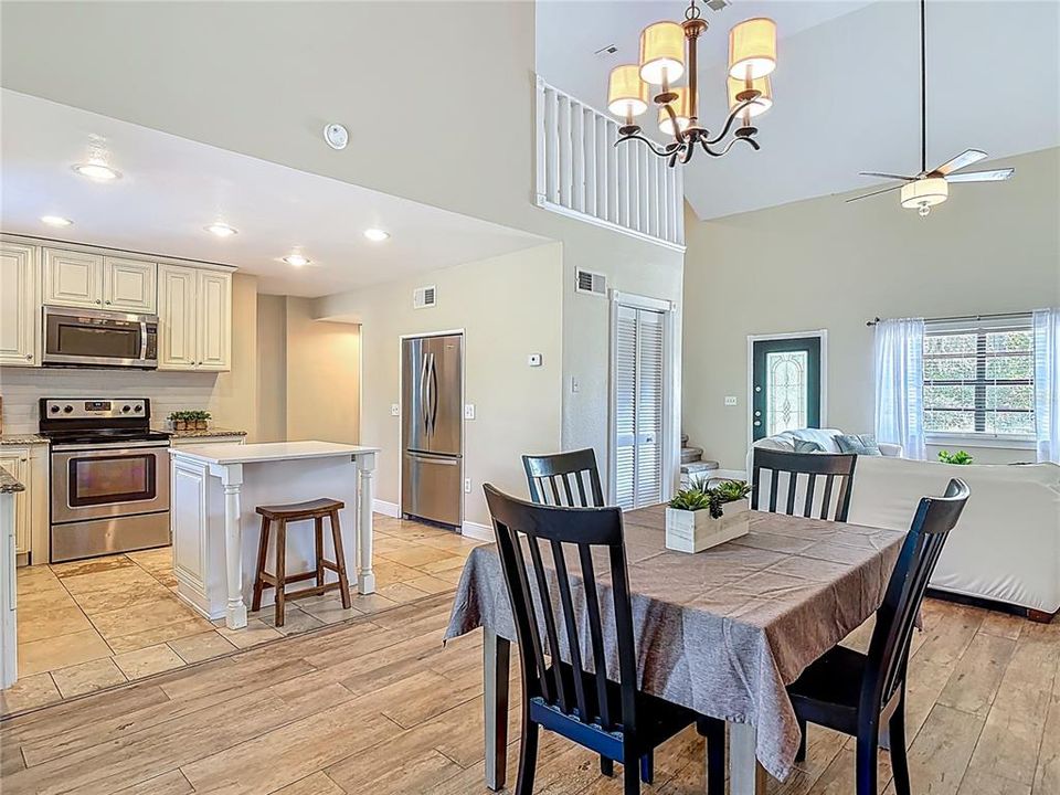 En Venta: $480,000 (4 camas, 2 baños, 1640 Pies cuadrados)