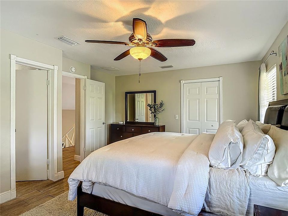 En Venta: $480,000 (4 camas, 2 baños, 1640 Pies cuadrados)