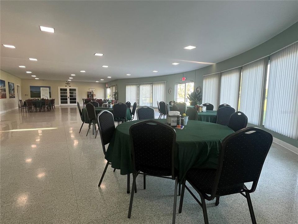 На продажу: $34,000 (0.66 acres)