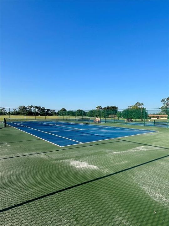 На продажу: $34,000 (0.66 acres)