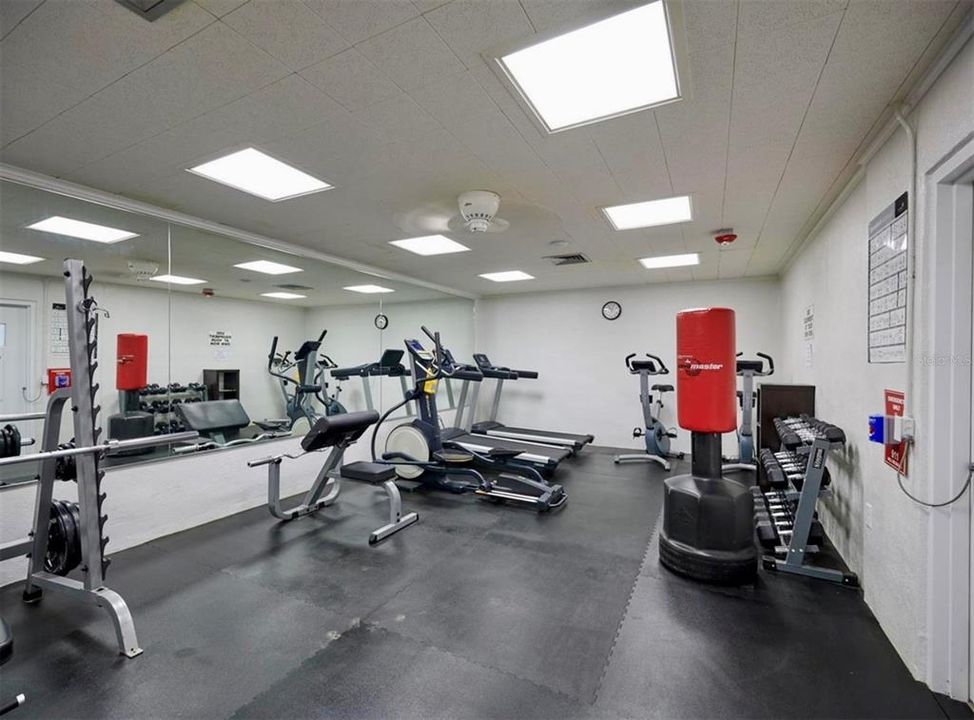 На продажу: $34,000 (0.66 acres)