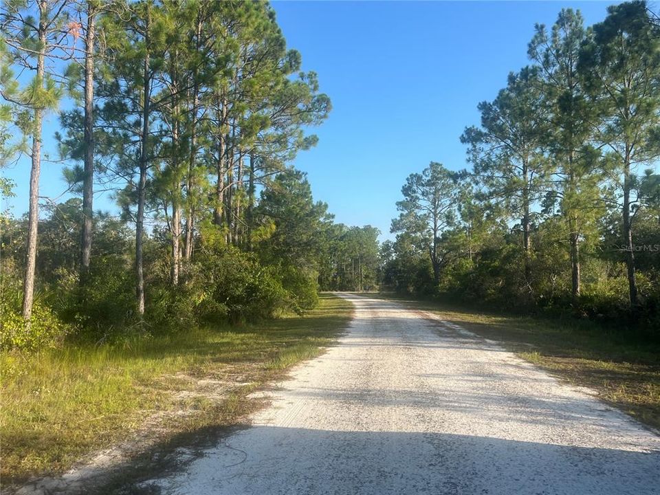 На продажу: $34,000 (0.66 acres)