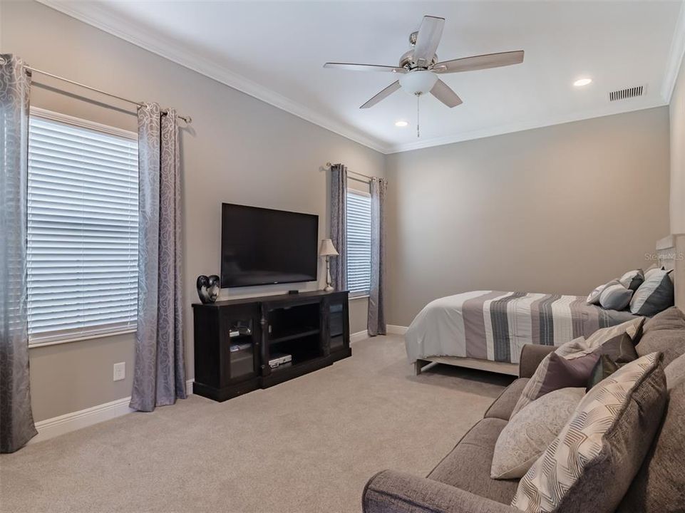 Active With Contract: $1,025,000 (5 beds, 4 baths, 4218 Square Feet)