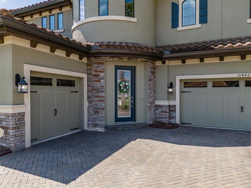 Active With Contract: $1,025,000 (5 beds, 4 baths, 4218 Square Feet)