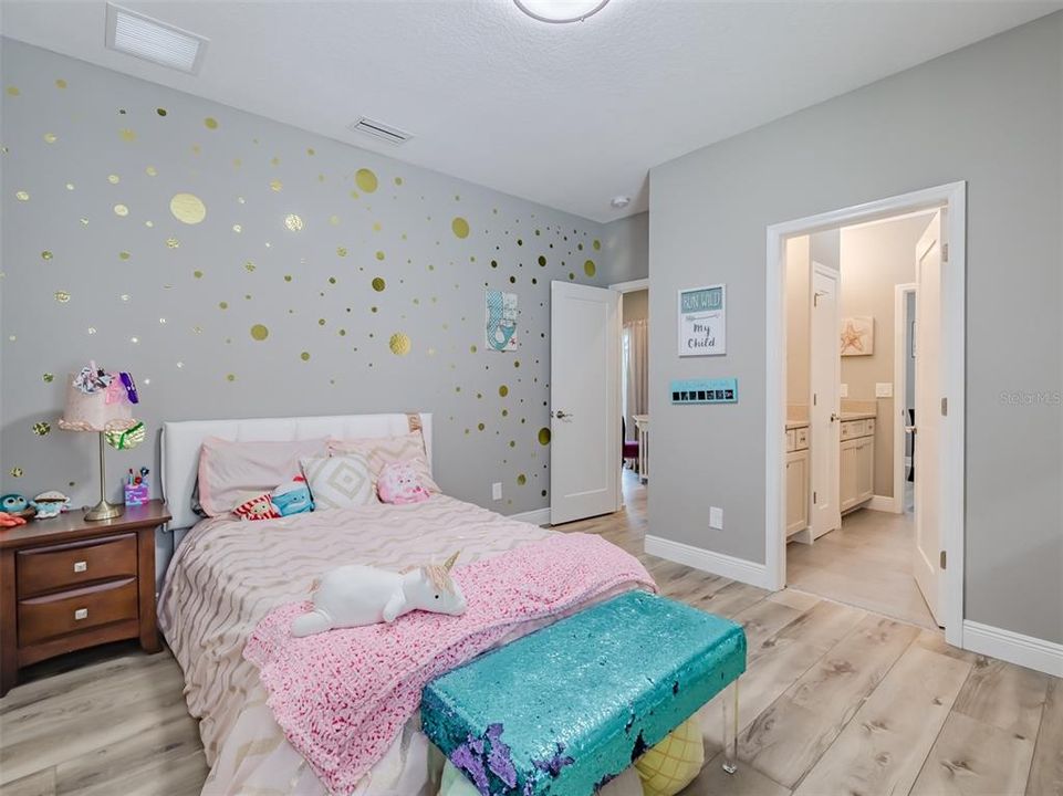 Active With Contract: $1,025,000 (5 beds, 4 baths, 4218 Square Feet)